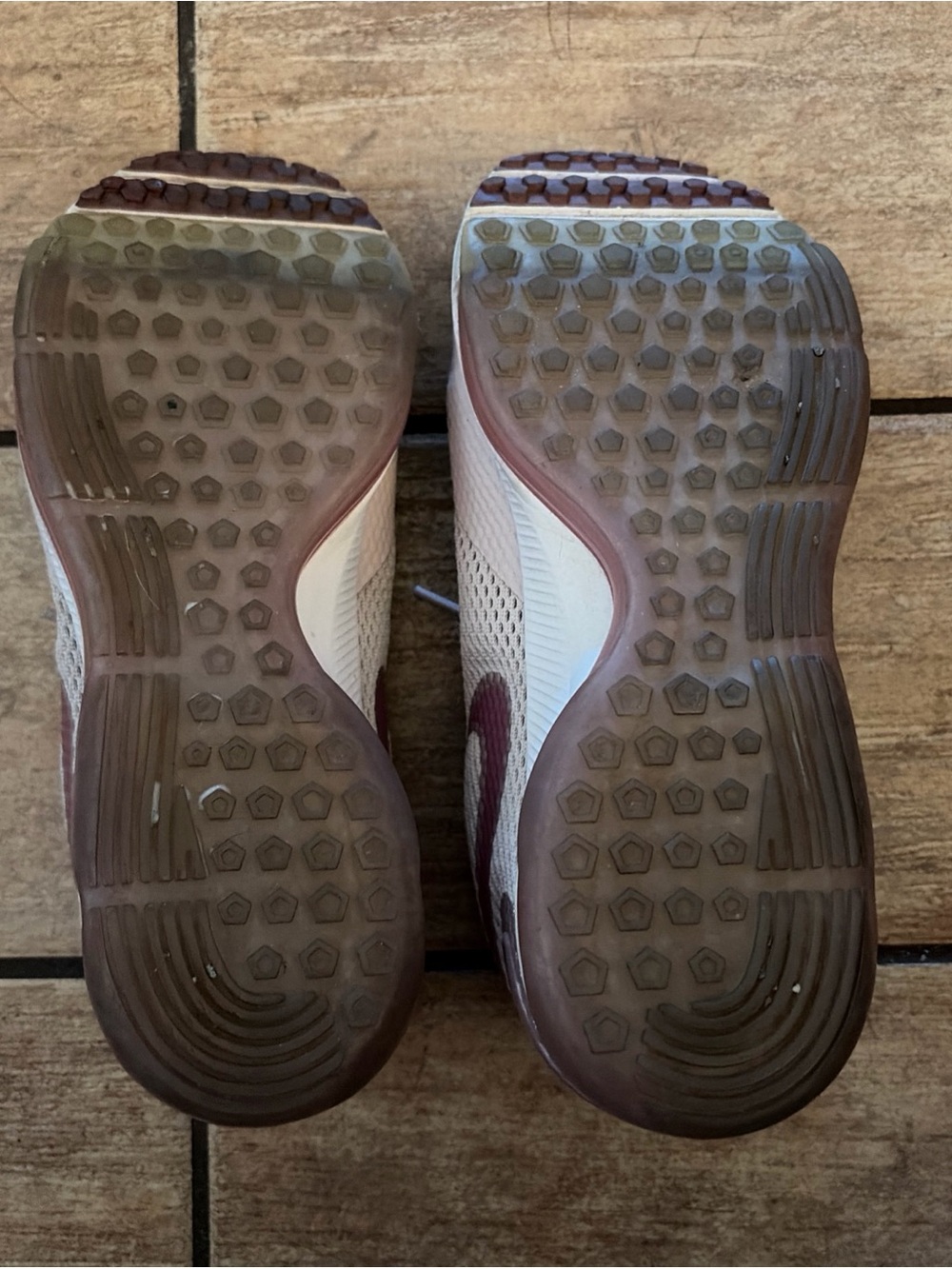 Nike Beige Mesh Sneakers with Burgundy Swoosh - Picture 5 of 5